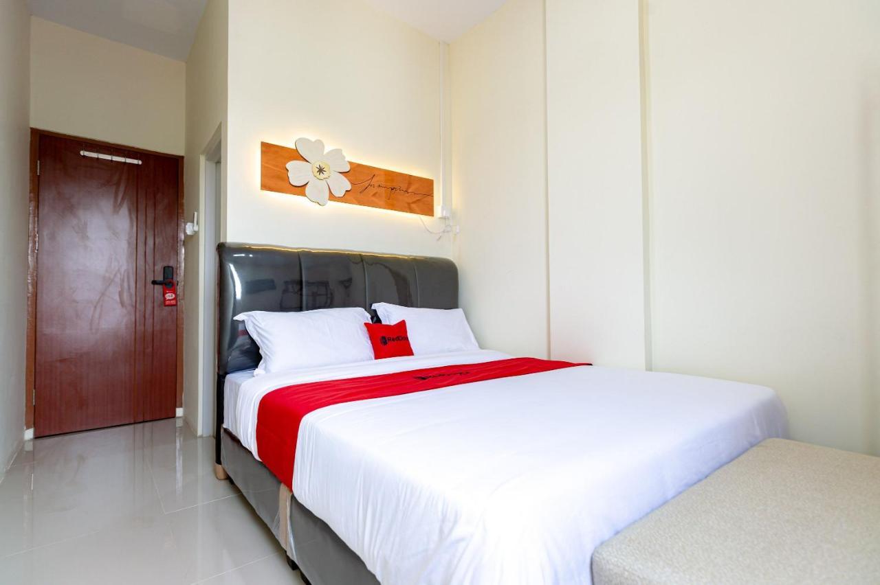 Reddoorz Plus At Komplek Abc Batu Aji Batam Kubuk Exterior foto