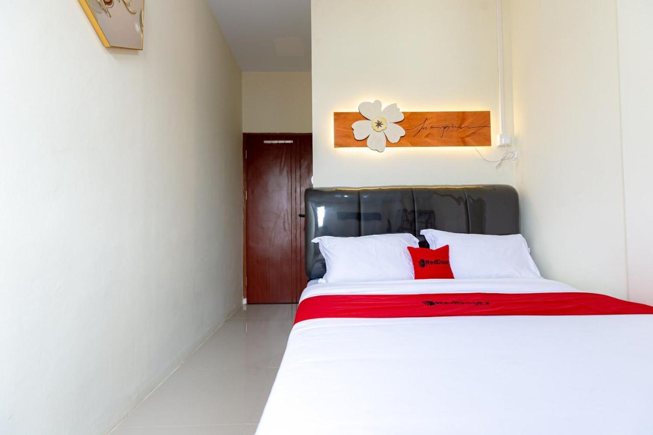 Reddoorz Plus At Komplek Abc Batu Aji Batam Kubuk Exterior foto