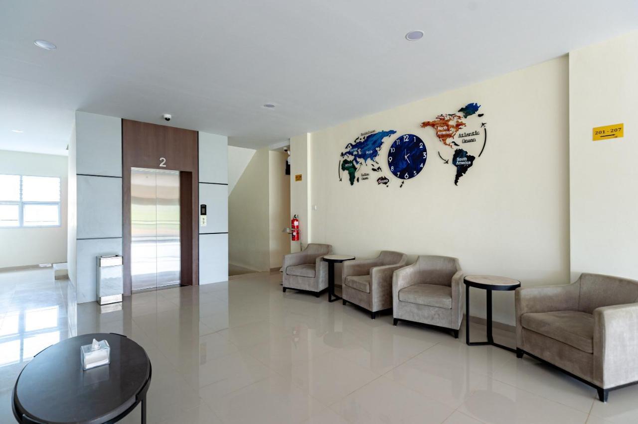Reddoorz Plus At Komplek Abc Batu Aji Batam Kubuk Exterior foto