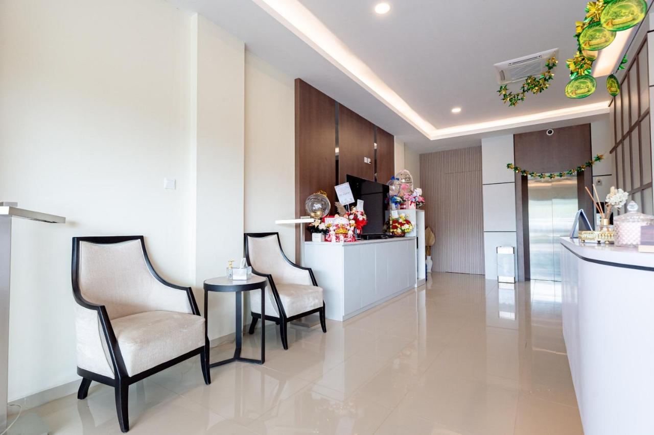Reddoorz Plus At Komplek Abc Batu Aji Batam Kubuk Exterior foto