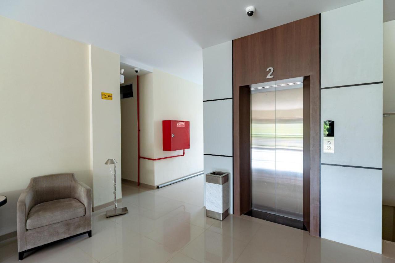 Reddoorz Plus At Komplek Abc Batu Aji Batam Kubuk Exterior foto
