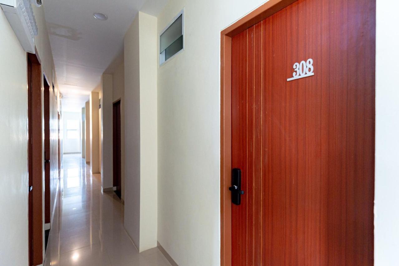 Reddoorz Plus At Komplek Abc Batu Aji Batam Kubuk Exterior foto